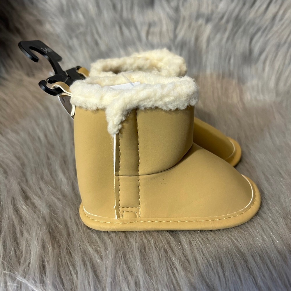 Carter's Child Of Mine Crib Shoes Baby's Size 3-6 Months Beige Boots Booties